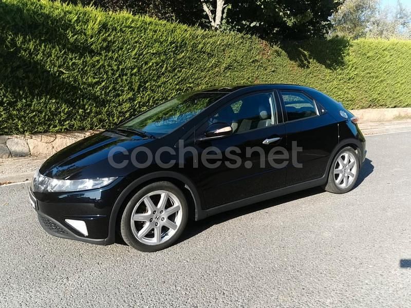 Negro Usado 2007 Honda Civic Executive Berlina | 9400 € (Un poco caro) - Imagen 1/4