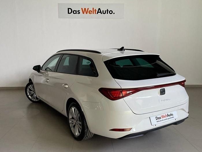 Blanco Usado 2024 Seat Leon ST Style Familiar | 22.300 € (Buen precio) - Imagen 1/4
