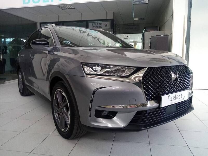 Gris Usado 2020 DS Automobiles DS3 Crossback Chic SUV | 28.700 € - Imagen 1/4