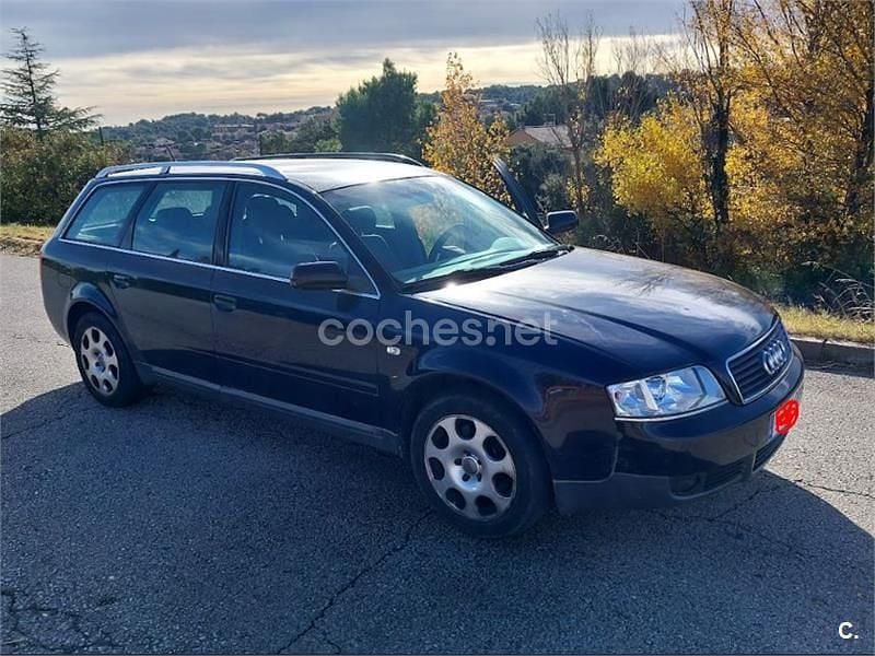 Usado Audi A6 150 CV (110 kW) 2002 Azul Familiar