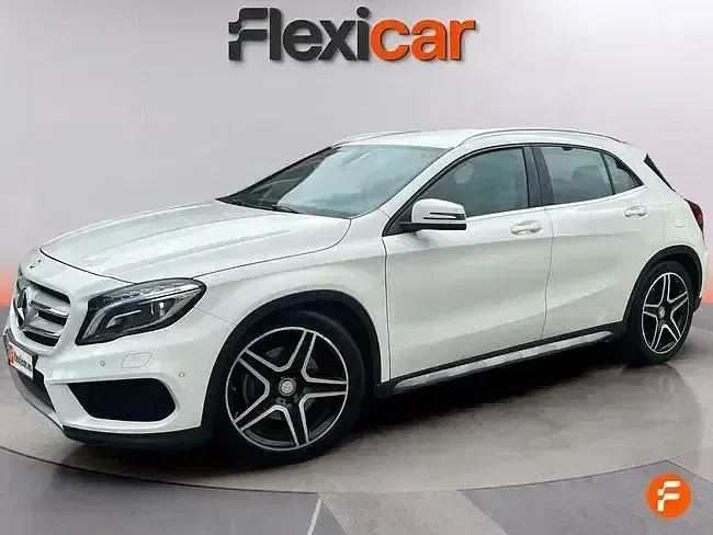Usado Mercedes GLA220 AMG line 177 CV (130 kW) 2016 Blanco SUV