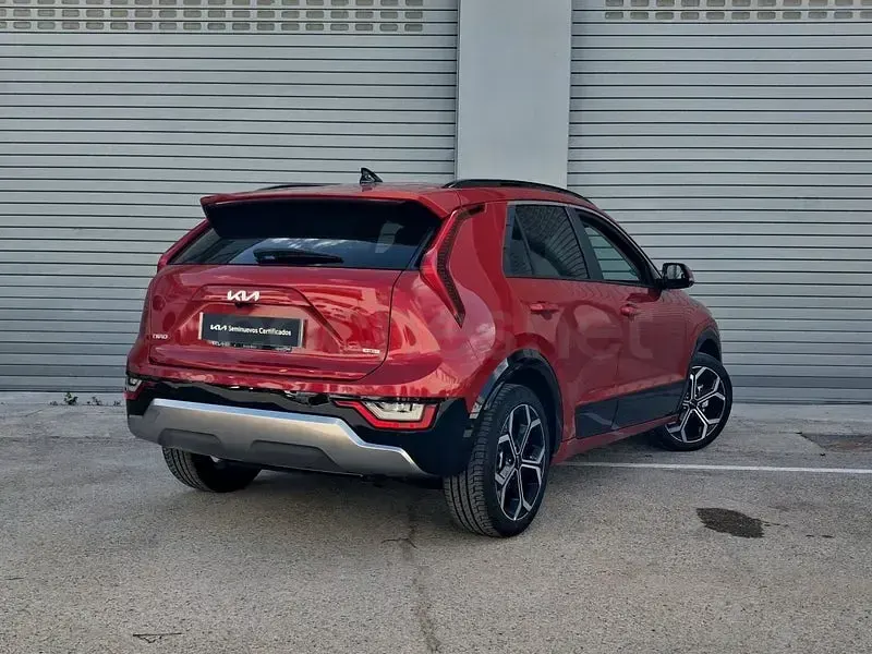 Usado Kia Niro 129 CV (94 kW) 2025 Rojo SUV