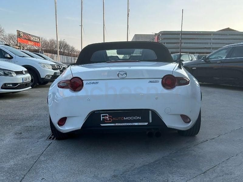 Usado Mazda MX5 Inclusive 160 CV (117 kW) 2017 Blanco Descapotable
