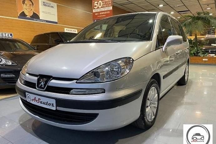 Usado Peugeot 807 109 CV (80 kW) 2006 Plateado Monovolumen