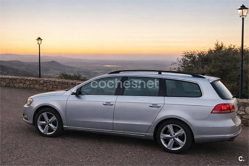 Usado VW Passat Advance 140 CV (102 kW) 2014 Gris / plata Familiar