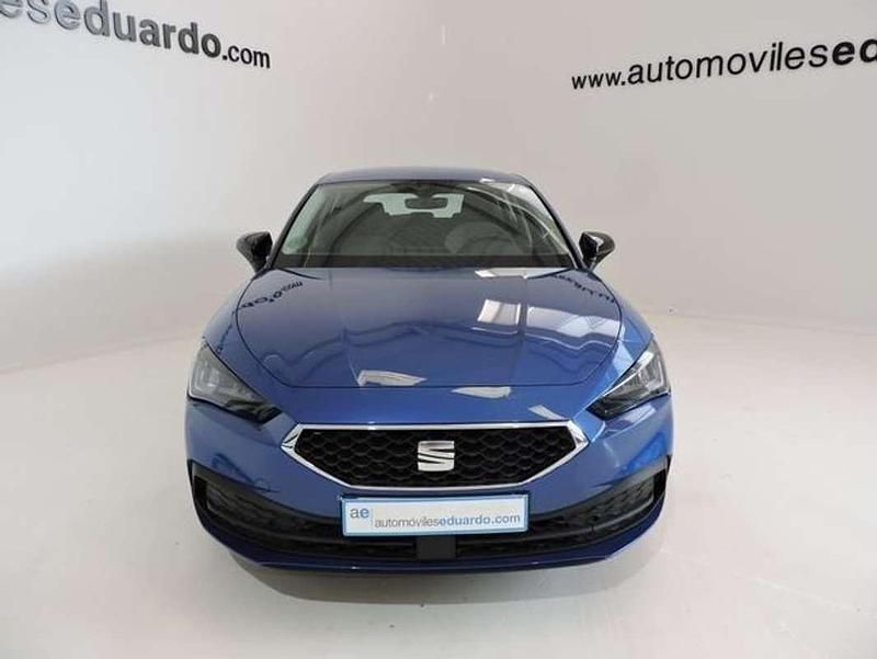 Usado Seat Leon Style 105 CV (77 kW) 2024 Azul Utilitario