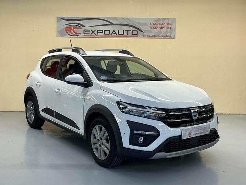 Usado Dacia Sandero Comfort 91 CV (66 kW) 2022 Blanco Utilitario