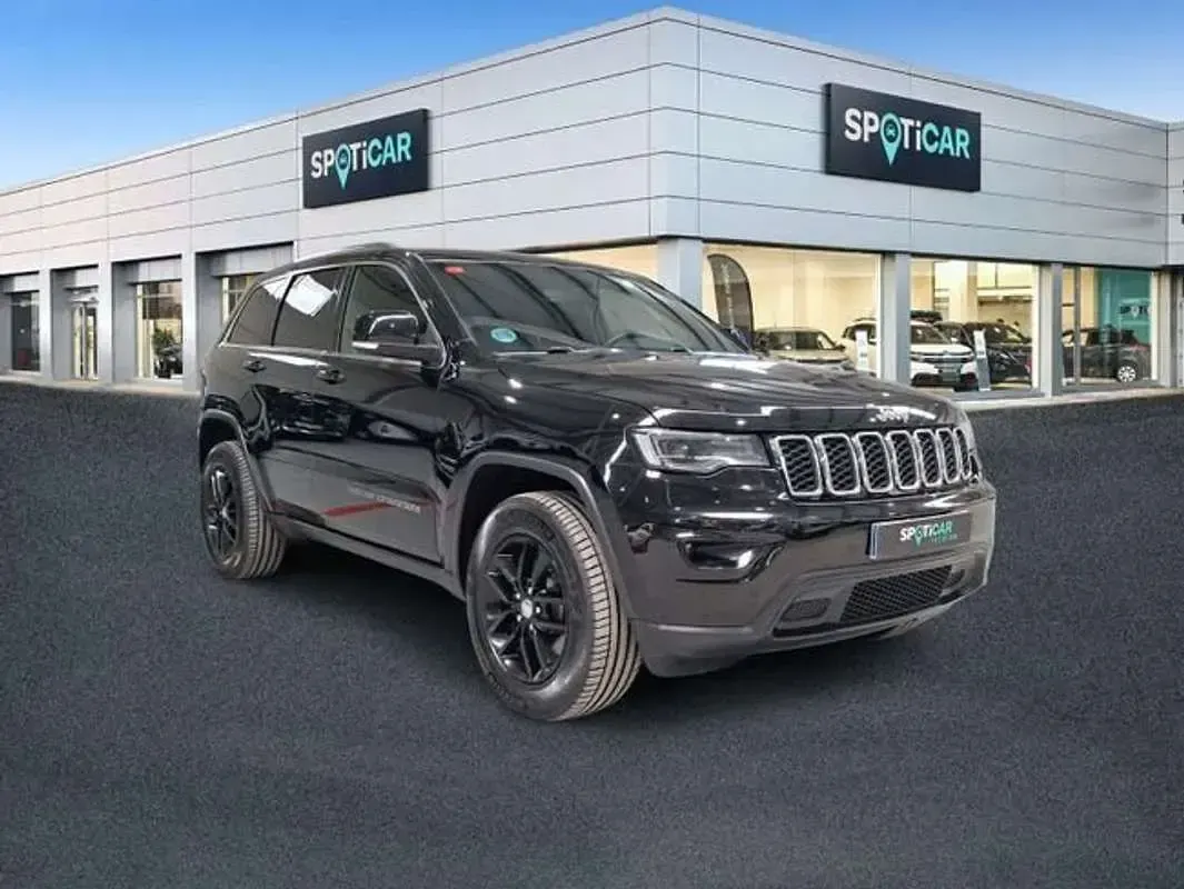 Usado Jeep Grand Cherokee Laredo 250 CV (183 kW) 2019 Negro SUV
