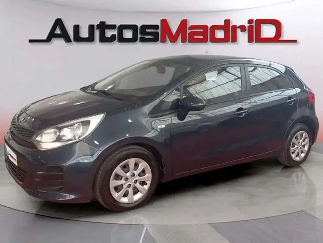 Usado Kia Rio 75 CV (55 kW) 2015 Azul Utilitario