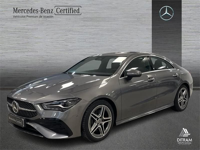 Usado Mercedes CLA220 AMG line 190 CV (139 kW) 2024 Gris montaña Berlina