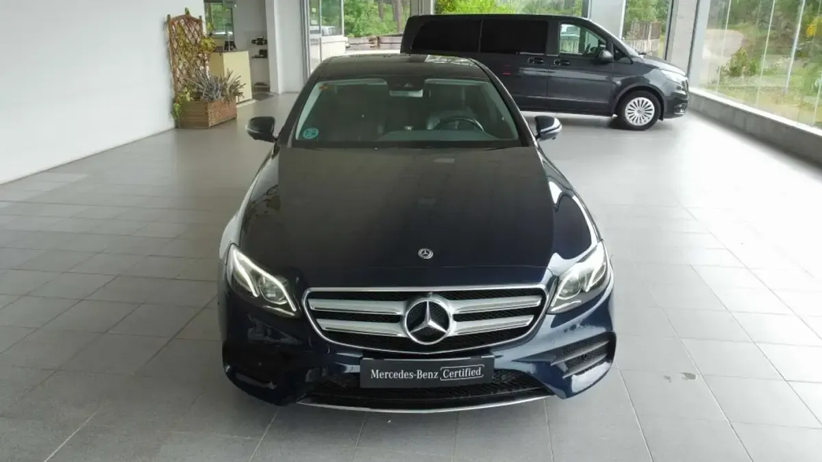 Usado Mercedes E220 194 CV (142 kW) 2019 Azul Berlina
