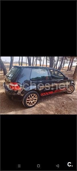 Negro Usado 2002 VW Golf Berlina | 300 € (Super precio) - Imagen 1/4