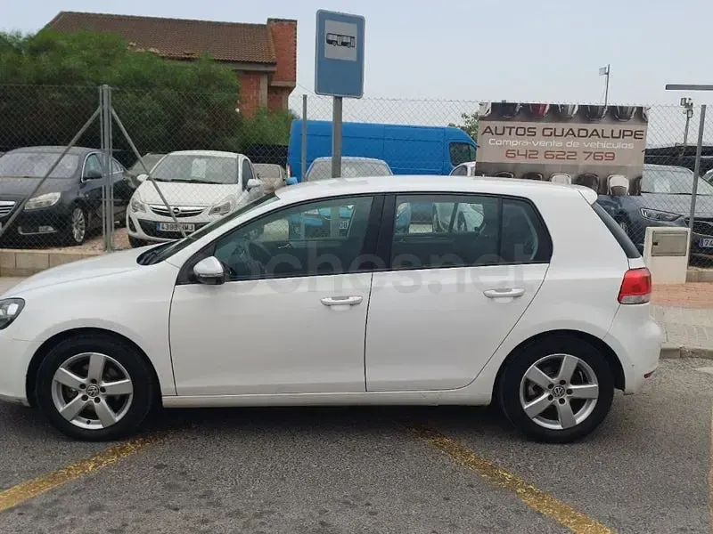 Usado VW Golf VII 105 CV (77 kW) 2012 Blanco Berlina