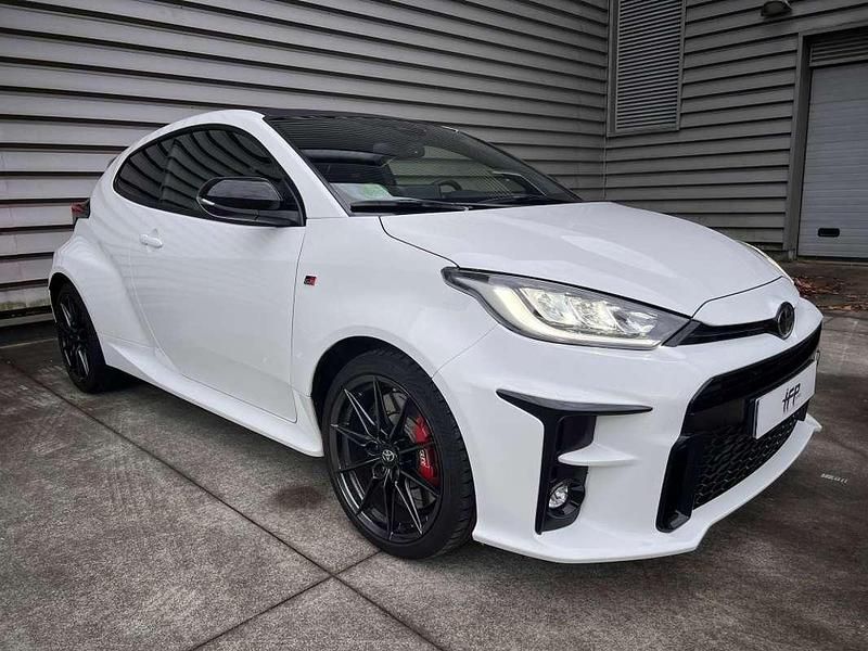 Blanco Usado 2021 Toyota Yaris Utilitario | 37.500 € (Precio justo) - Imagen 1/4