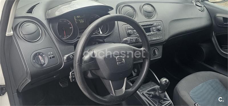 Blanco Usado 2014 Seat Ibiza SC Reference Utilitario | 7100 € (Precio justo) - Imagen 1/4