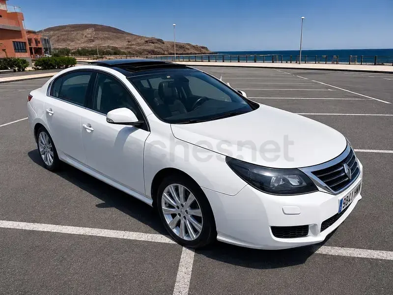 Usado Renault Latitude Initiale 240 CV (176 kW) 2012 Blanco Berlina