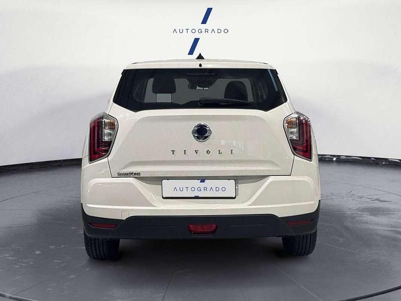Usado Ssangyong (KGM) Tivoli 128 CV (94 kW) 2021 Blanco SUV