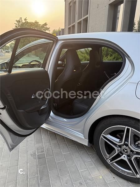 Usado Mercedes A200 150 CV (110 kW) 2024 Gris / plata Berlina