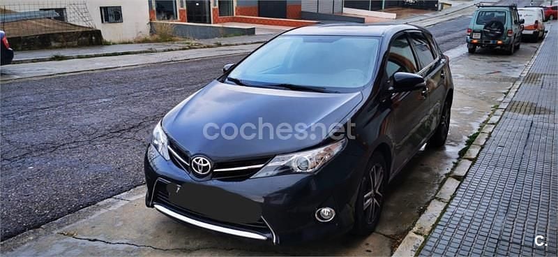 Usado Toyota Auris 90 CV (66 kW) 2015 Negro Berlina