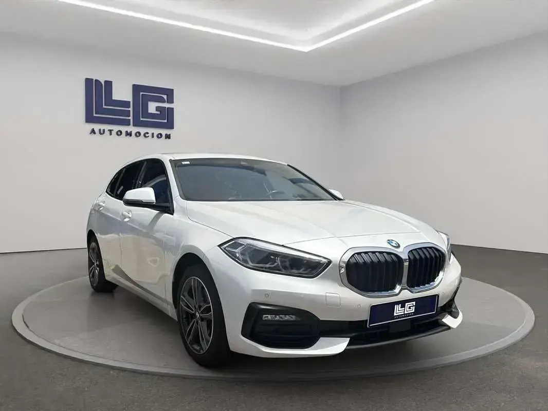 Usado BMW 116 116 CV (85 kW) 2021 Blanco Utilitario
