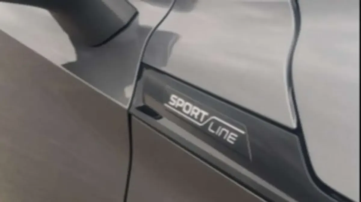 Usado Skoda Enyaq iV SportLine 150 kW (204 HP) 2023 Cinzento SUV