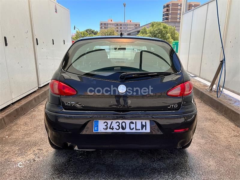 Usado Alfa Romeo 147 115 CV (84 kW) 2003 Negro Utilitario