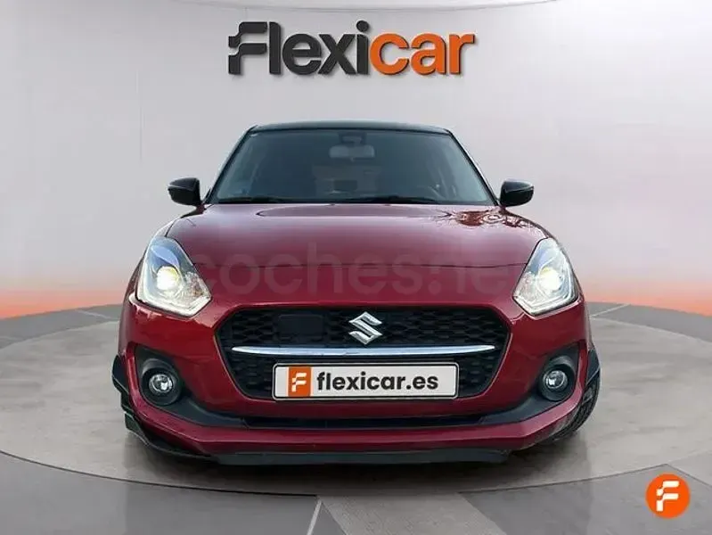 Usado Suzuki Swift 83 CV (61 kW) 2021 Rojo Utilitario