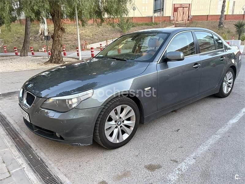 Usado BMW 530 193 CV (141 kW) 2004 Gris / plata Berlina