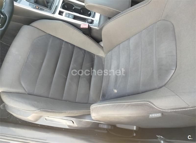 Usado VW Golf VII 105 CV (77 kW) 2013 Negro Berlina