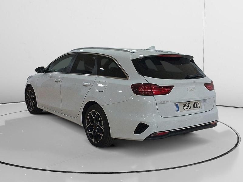 Usado Kia Ceed Style 101 CV (74 kW) 2025 Blanco Utilitario