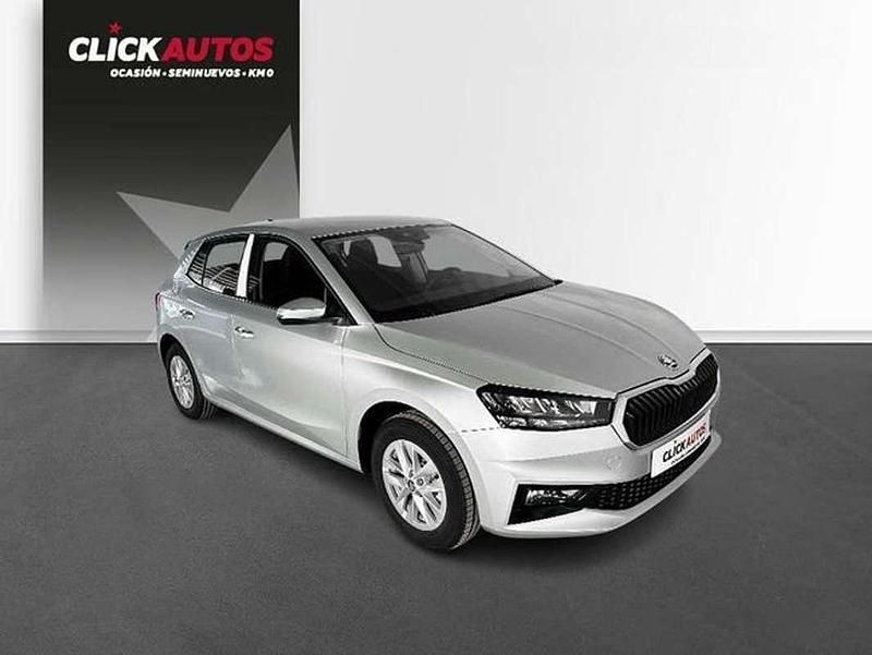 Usado Skoda Fabia Ambition 111 CV (81 kW) 2024 Plateado Utilitario