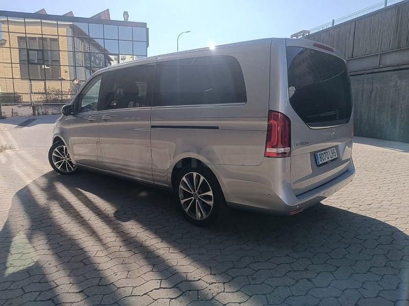 Usado Mercedes V220 Avantgarde 163 CV (119 kW) 2020 Gris / plata Monovolumen