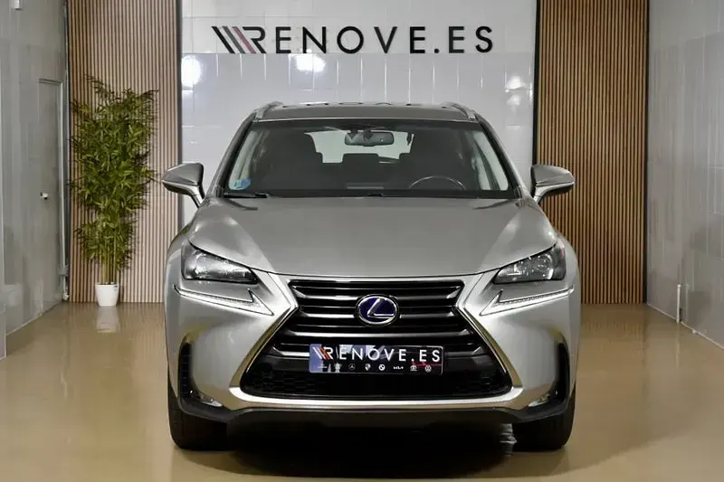 Usado Lexus NX300h 197 CV (144 kW) 2016 Gris / plata SUV