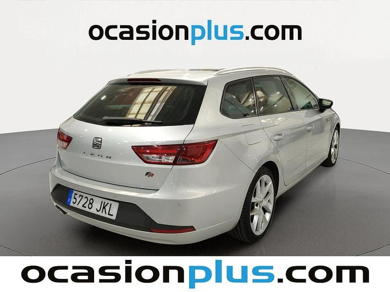 Usado Seat Leon FR 150 CV (110 kW) 2015 Gris plata Monovolumen