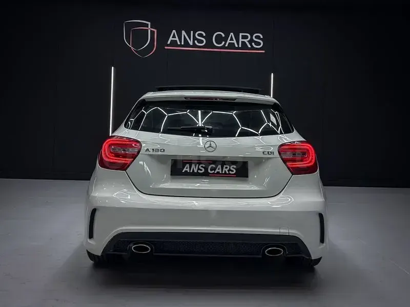 Usado Mercedes A180 AMG line 109 CV (80 kW) 2013 Blanco Berlina