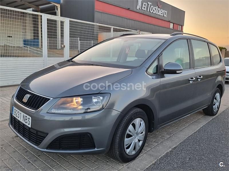 Usado Seat Alhambra Ecomotive 140 CV (102 kW) 2012 Gris / plata Monovolumen