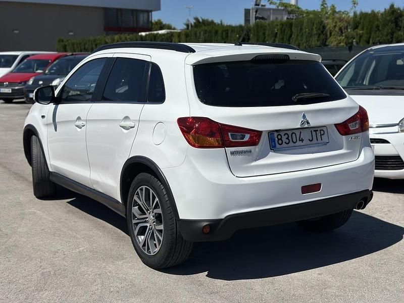 Usado Mitsubishi ASX Motion 117 CV (86 kW) 2016 Blanco metalico SUV