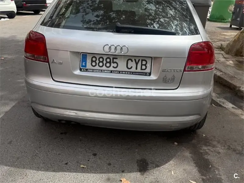 Usado Audi A3 Ambiente 140 CV (102 kW) 2004 Blanco Utilitario