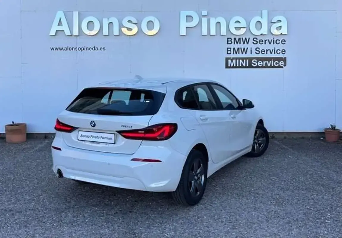 Usado BMW 116 Comfort Edition 116 CV (85 kW) 2023 Blanco Utilitario