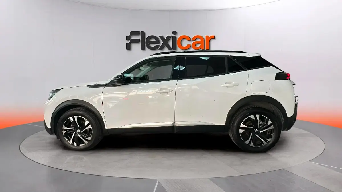 Usado Peugeot 2008 Allure 110 CV (80 kW) 2022 Blanco SUV