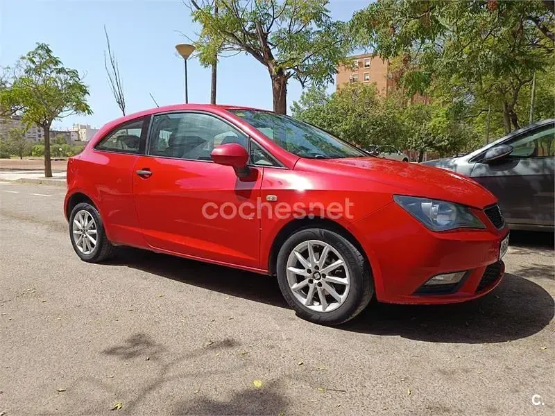 Usado Seat Ibiza SC Reference 70 CV (51 kW) 2014 Rojo Utilitario
