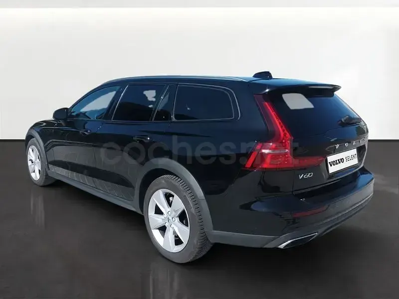Usado Volvo V60 CC 197 CV (144 kW) 2021 Negro Familiar