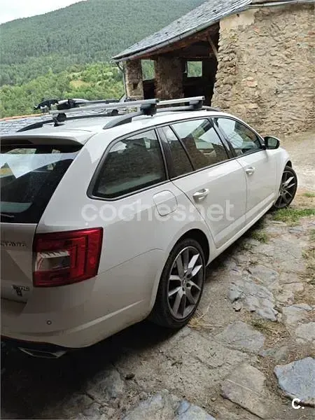 Usado Skoda Octavia RS 184 CV (135 kW) 2013 Blanco Familiar