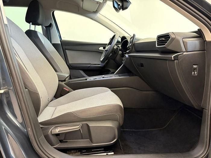 Usado Seat Leon Style 150 CV (110 kW) 2024 Gris