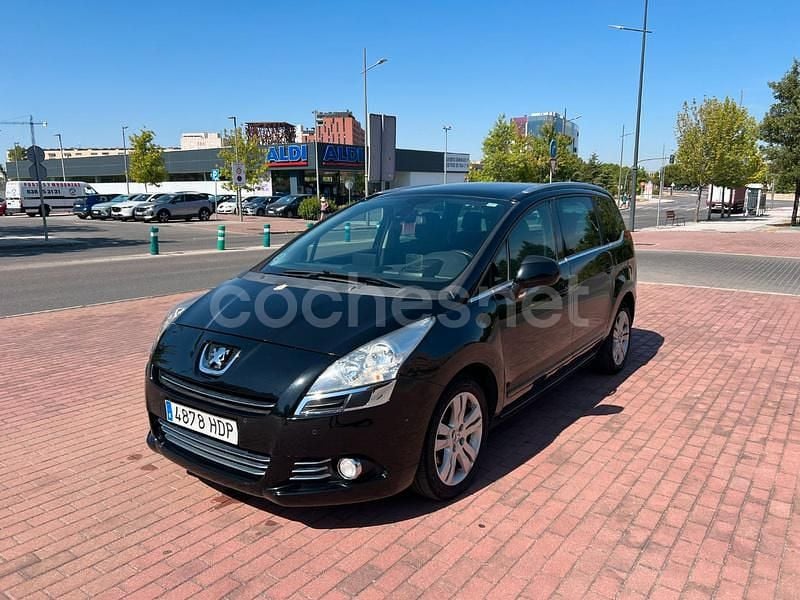 Negro Usado 2012 Peugeot 5008 Allure Monovolumen | 4600 € (Buen precio) - Imagen 1/4