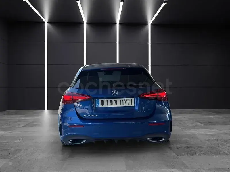 Usado Mercedes A200 150 CV (110 kW) 2025 Azul Berlina