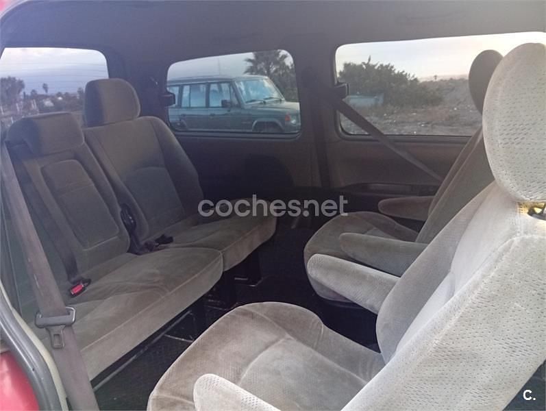 Usado Hyundai H-1 99 CV (72 kW) 2005 Rojo Monovolumen