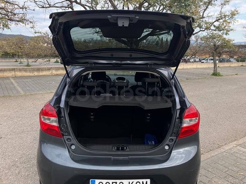 Usado Ford Ka Plus 70 CV (51 kW) 2017 Gris / plata Utilitario