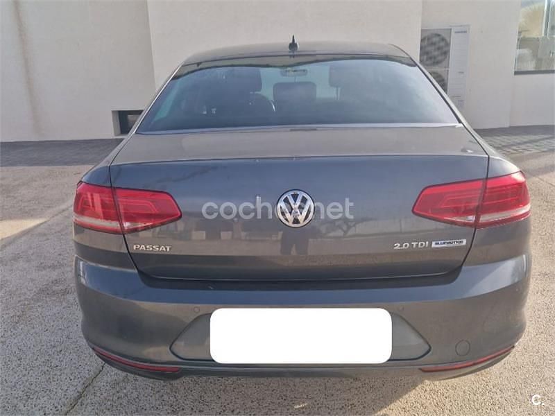 Usado VW Passat Advance 150 CV (110 kW) 2015 Gris / plata Berlina