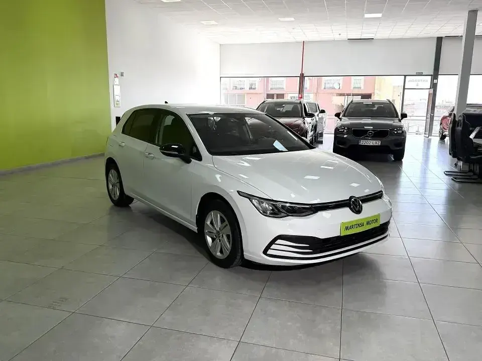 Usado VW Golf VIII Life 110 CV (80 kW) 2022 Blanco Berlina